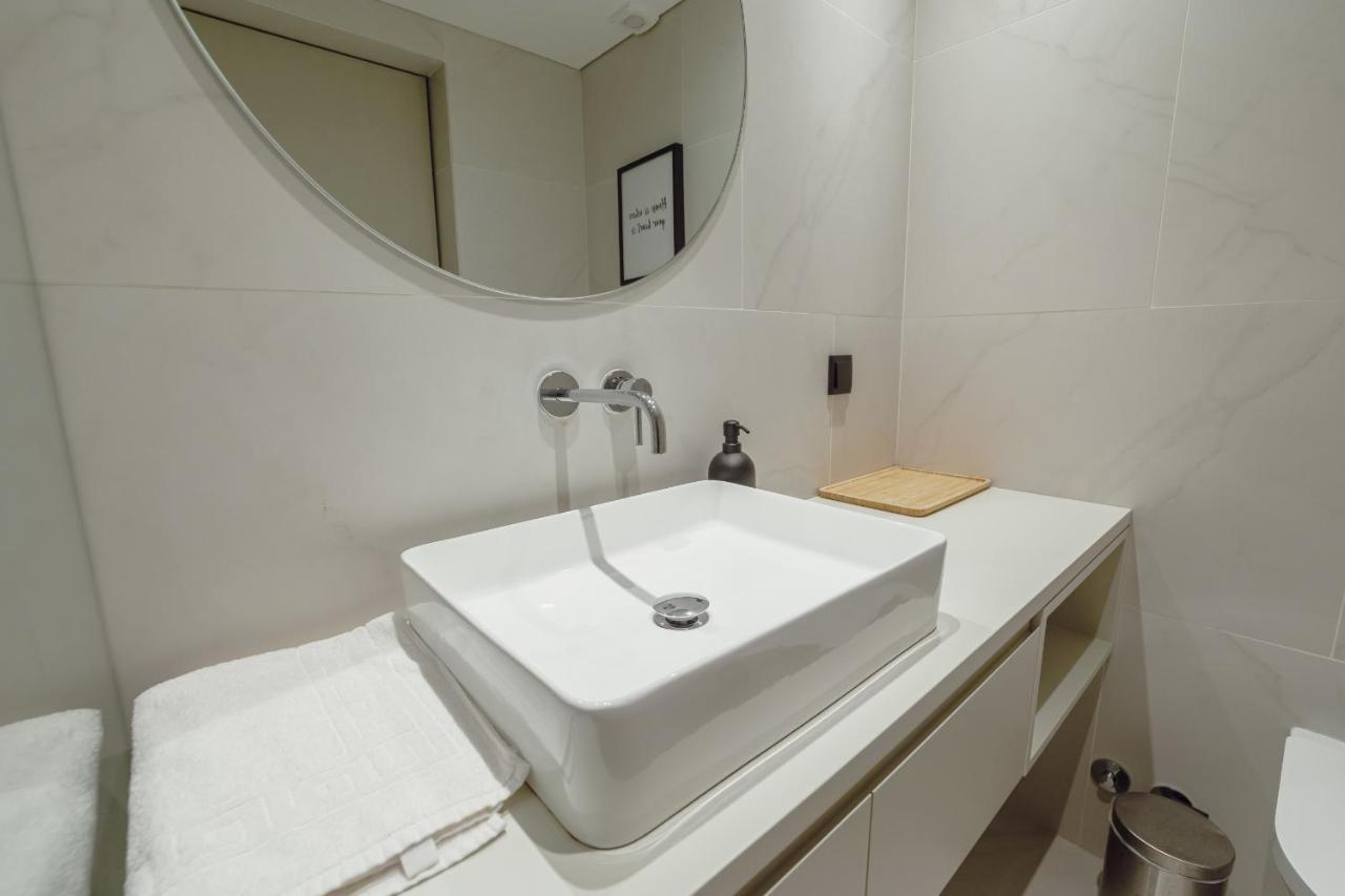 Elegant Downtown By Vacationy Apartment *
